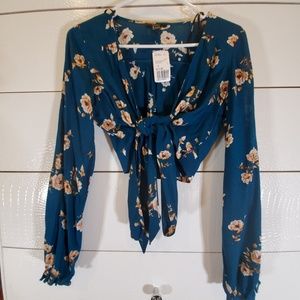 NWT Forever 21 Floral Tie Front Crop Top